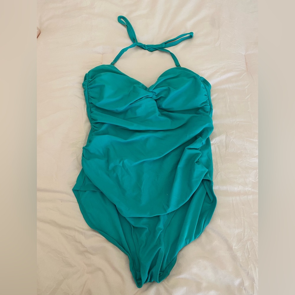 One piece bathing suit❤️